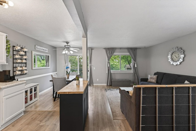 841 Evergreen Circle - Photo 3