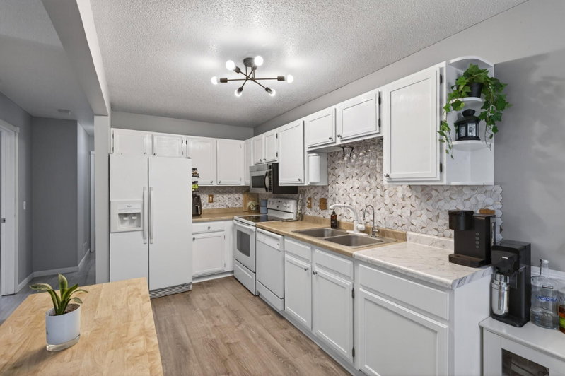 841 Evergreen Circle - Photo 8