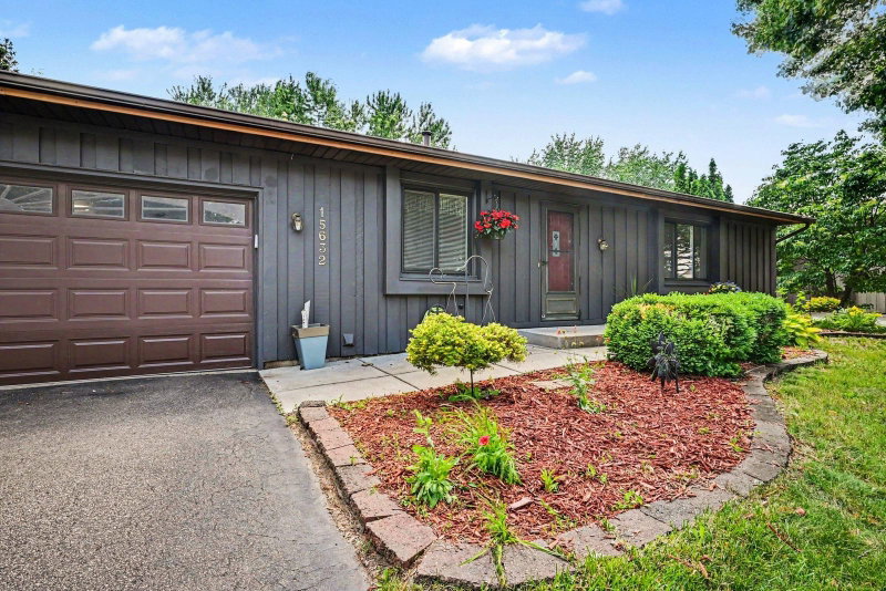 15632 Heywood Way - Photo 2