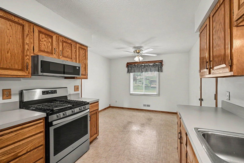 15632 Heywood Way - Photo 11