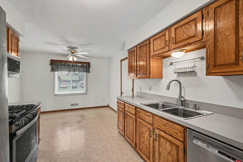 15632 Heywood Way - Photo 13