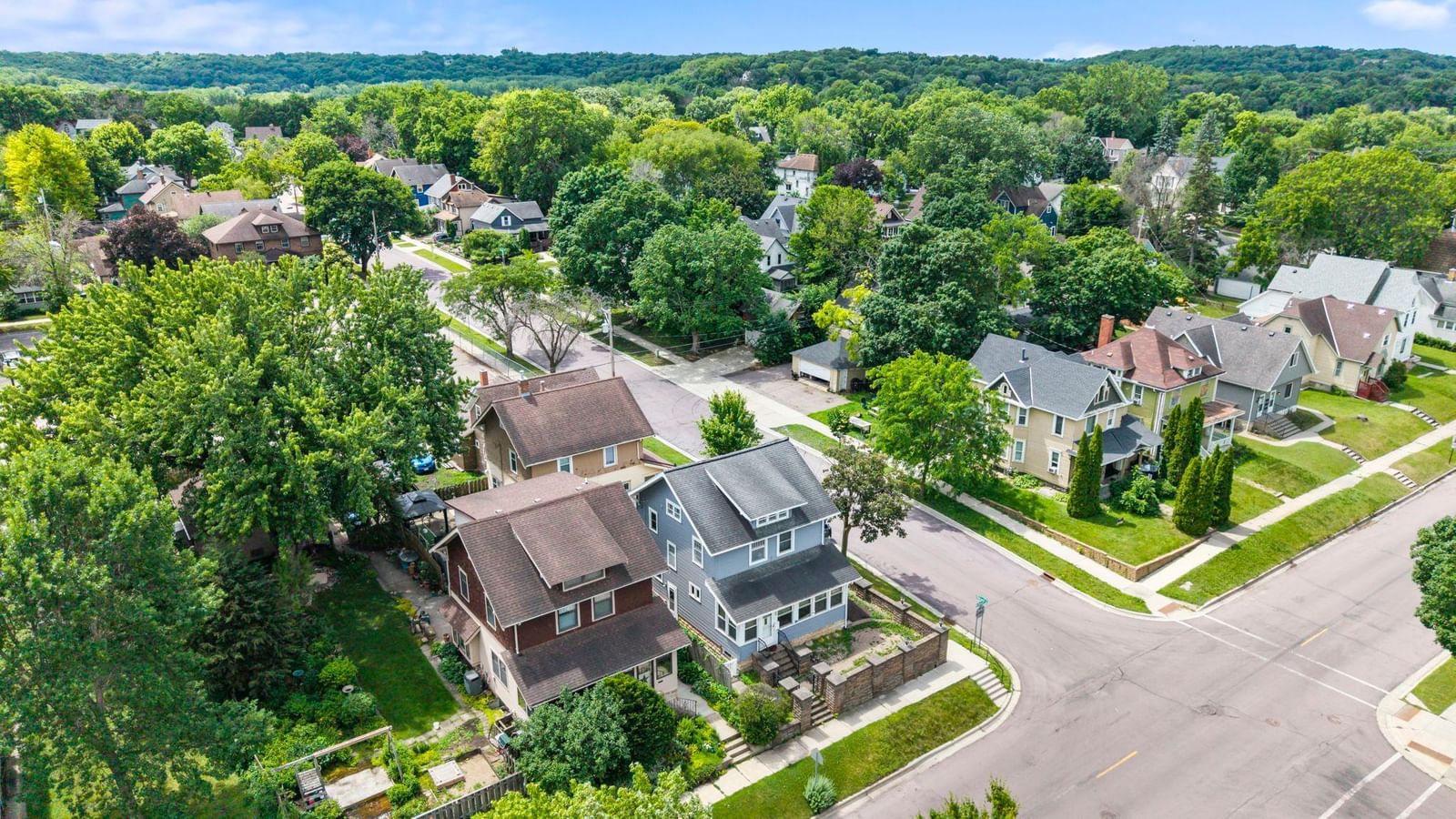229 W Pleasant Street