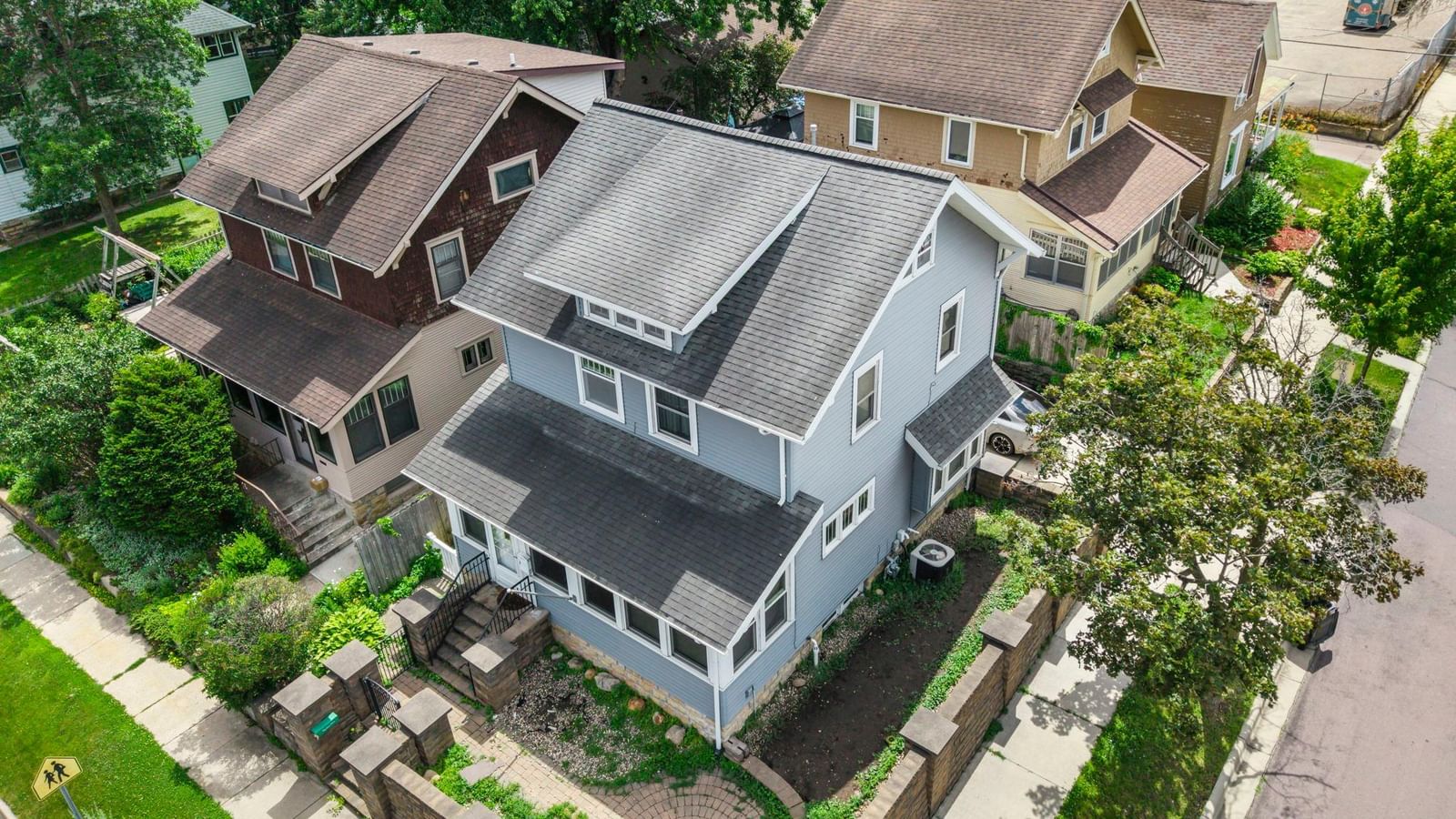 229 W Pleasant Street