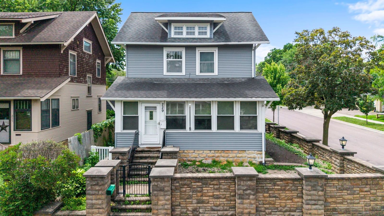 229 W Pleasant Street