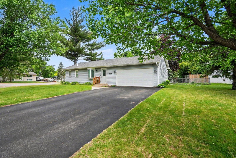10439 University Circle NE - Photo 2