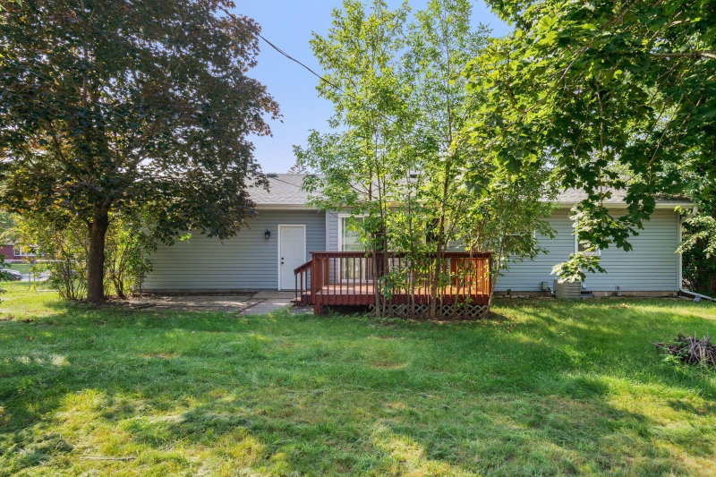 10439 University Circle NE - Photo 4