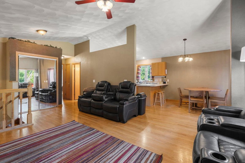 1291 Bellflower Lane NE - Photo 3