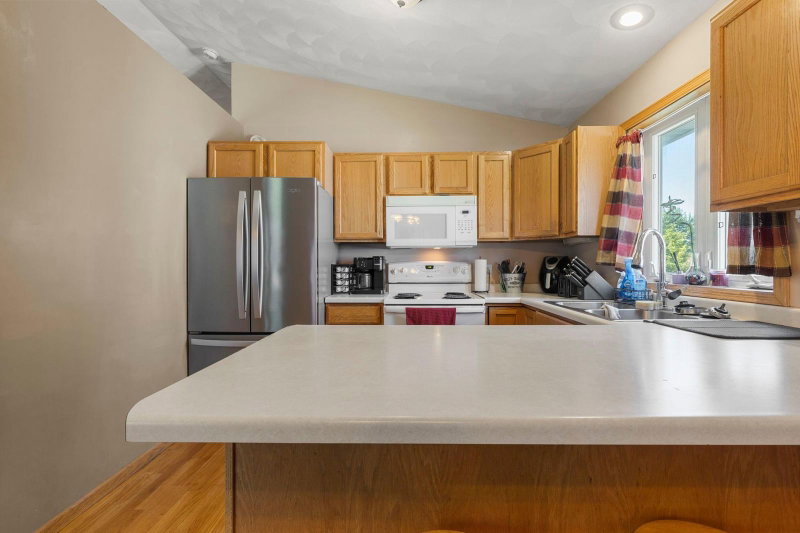 1291 Bellflower Lane NE - Photo 5