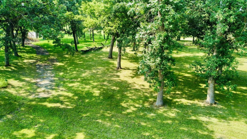 1476 Long Lake Drive - Photo 4