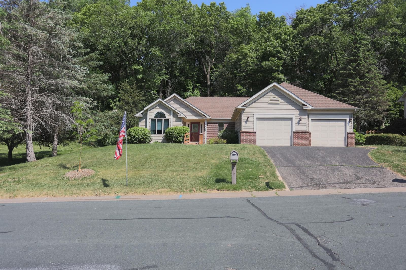 1825 Golf View Drive