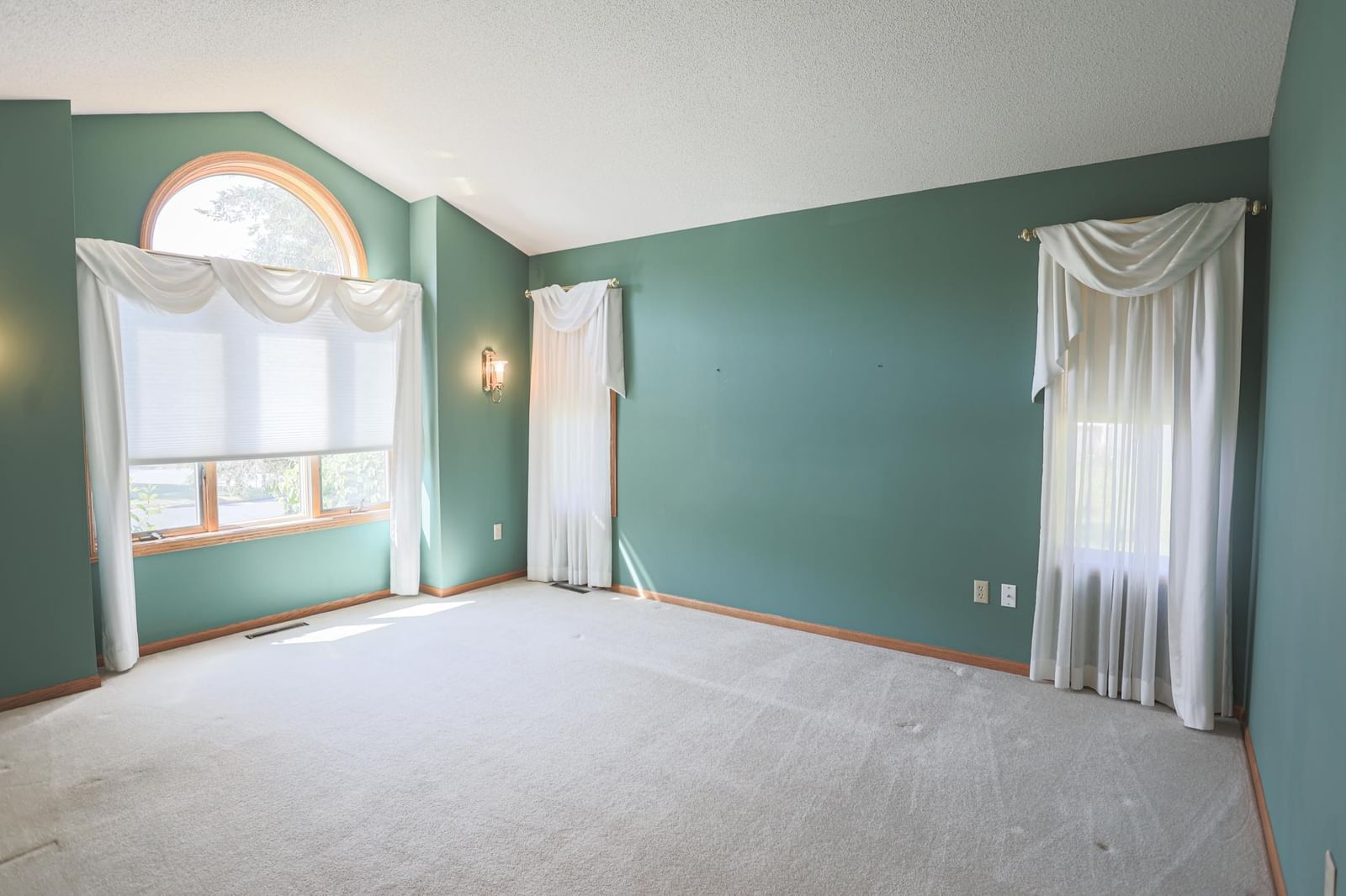 1825 Golf View Drive