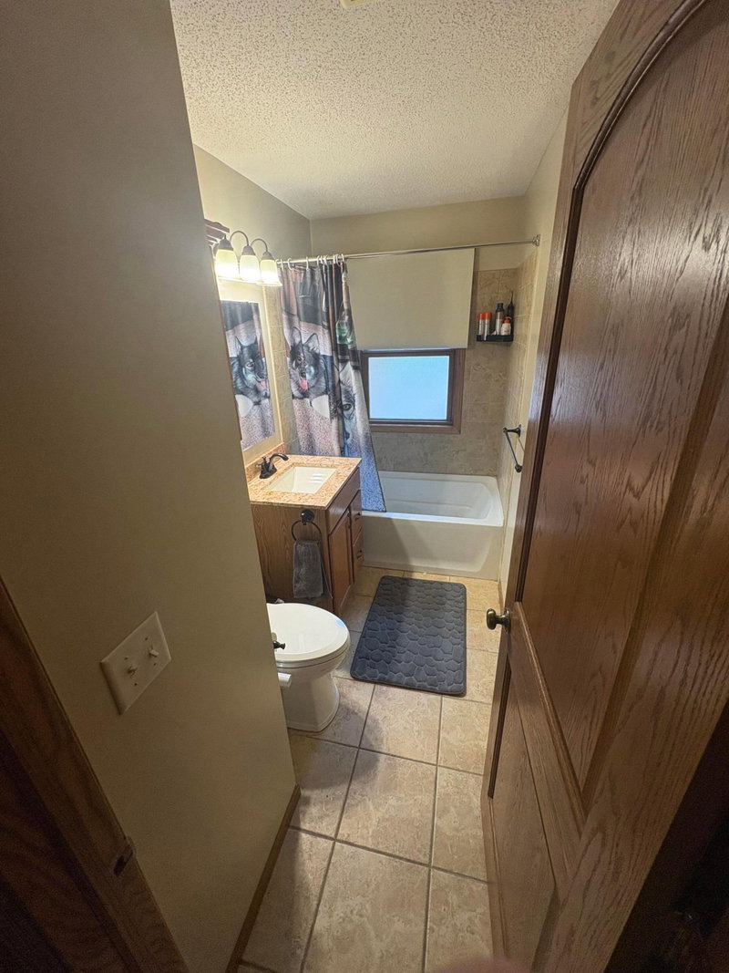 5220 Quail Avenue N - Photo 11