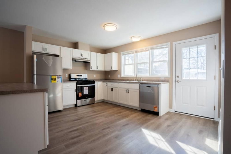 1613 E 24th Street - Photo 8