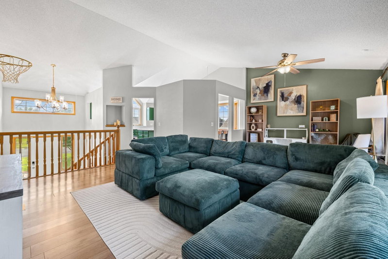 2044 Pheasant Run Street - Photo 3