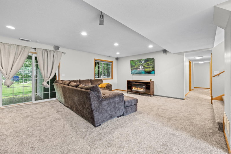 2044 Pheasant Run Street - Photo 10
