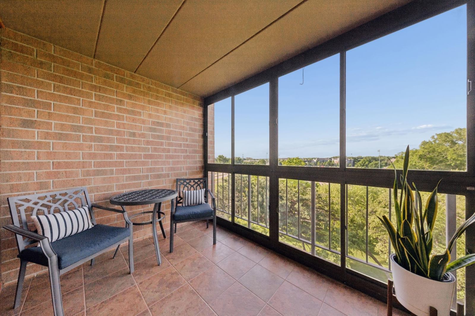 3320 Louisiana Avenue S #504