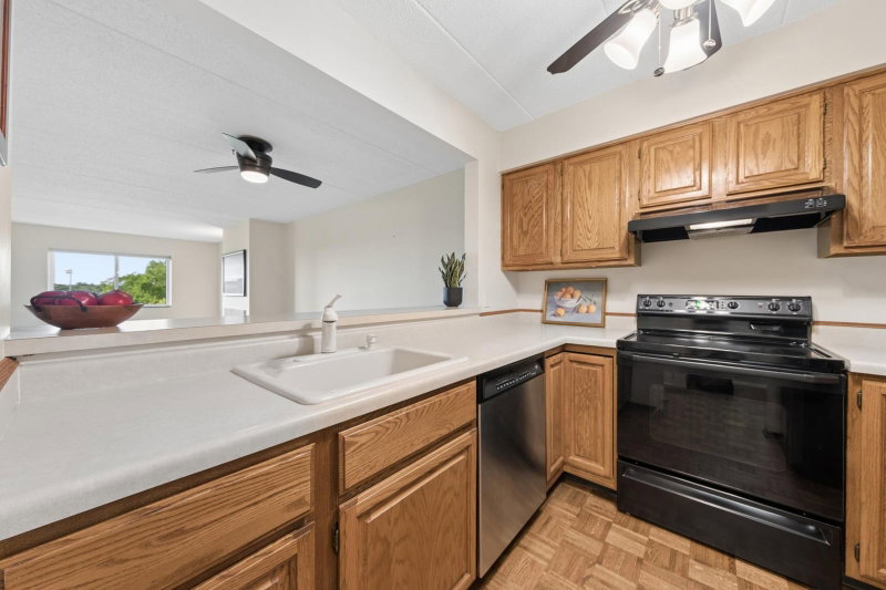 3320 Louisiana Avenue S #504 - Photo 9