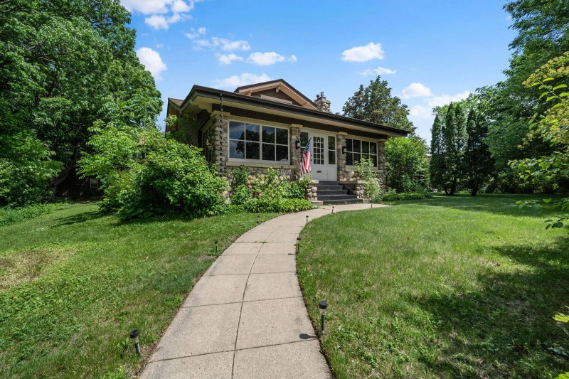 721 Cedar Street - Photo 2
