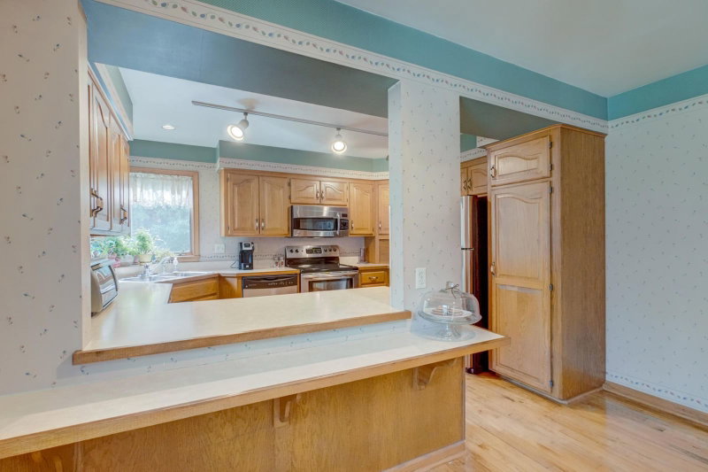7669 Minar Avenue N - Photo 14