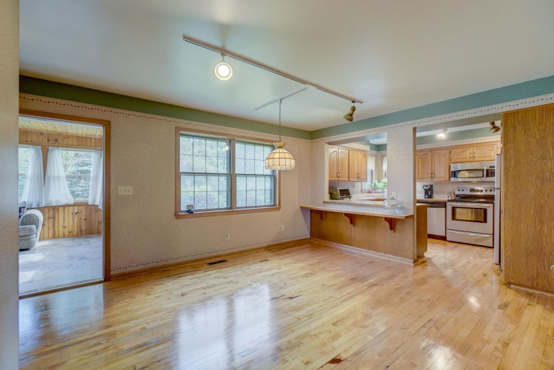 7669 Minar Avenue N - Photo 9