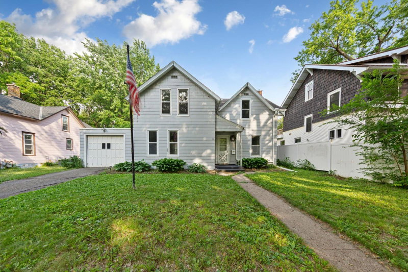 1617 N 4th Street
