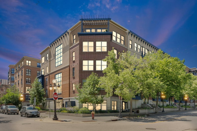 209 8th Street E #305