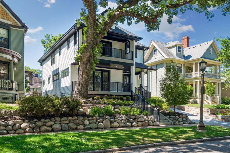 540 Holly Avenue - Photo 2