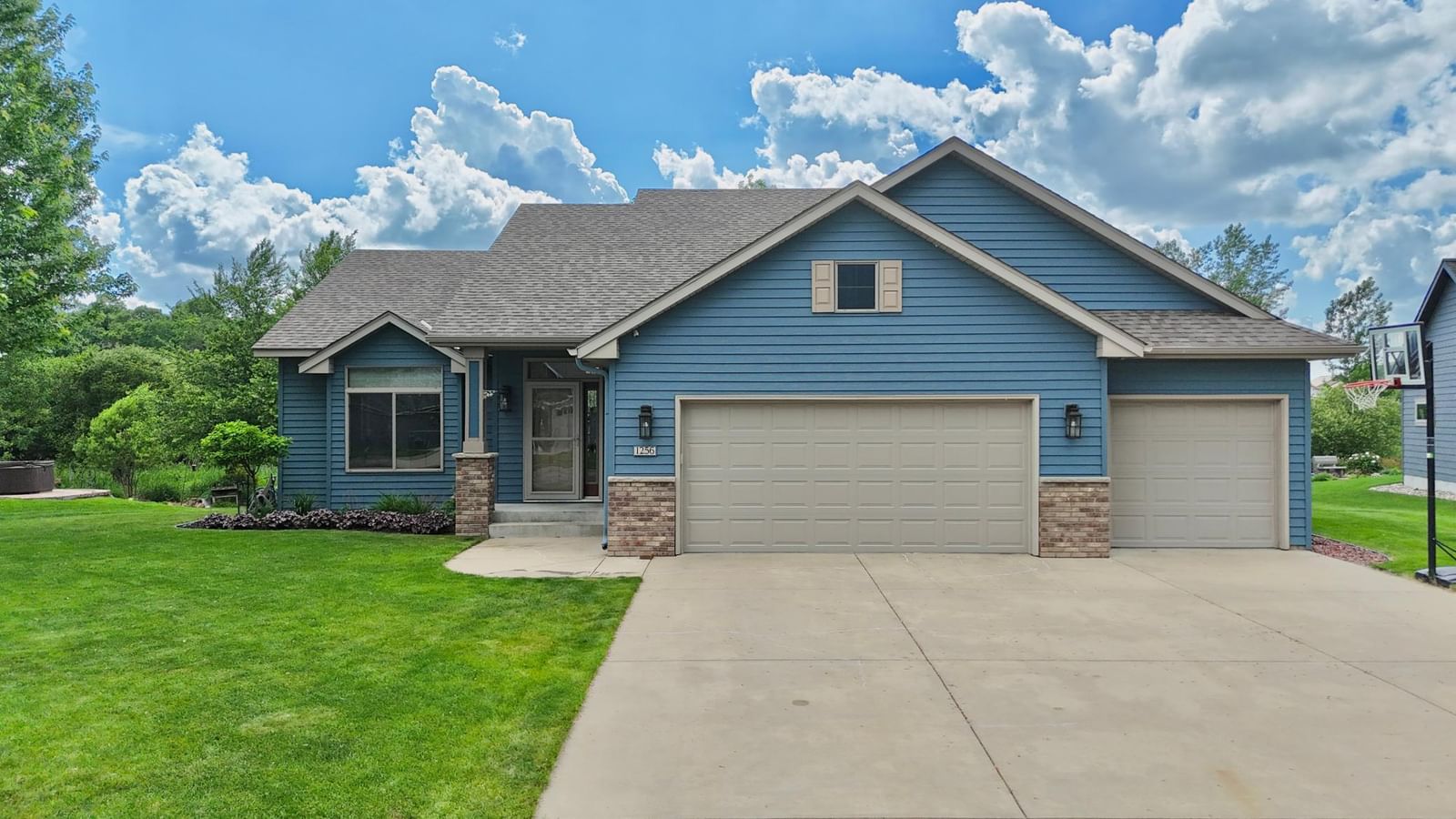 1256 Osauka Road NE