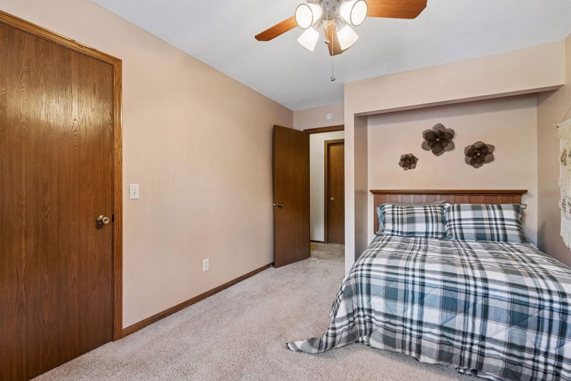 9558 Kingsview Lane N - Photo 13