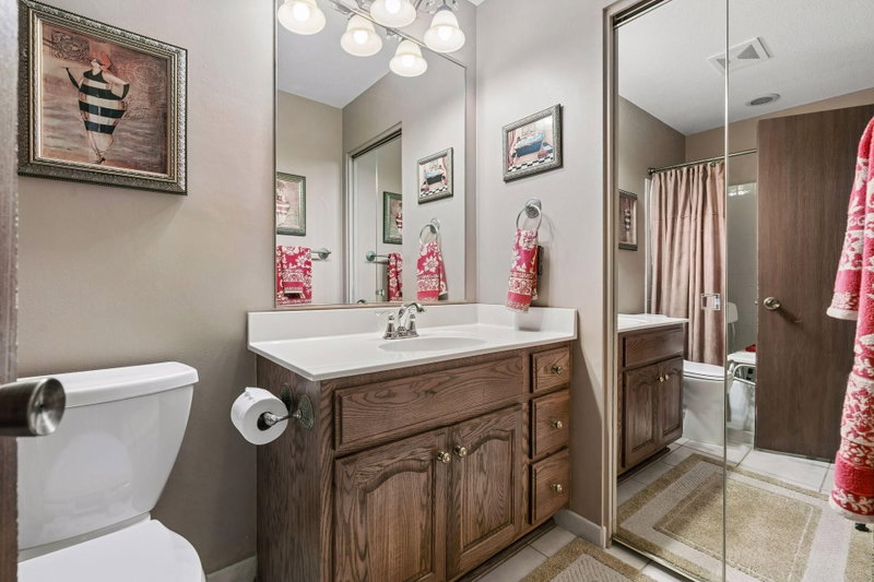 9558 Kingsview Lane N - Photo 14
