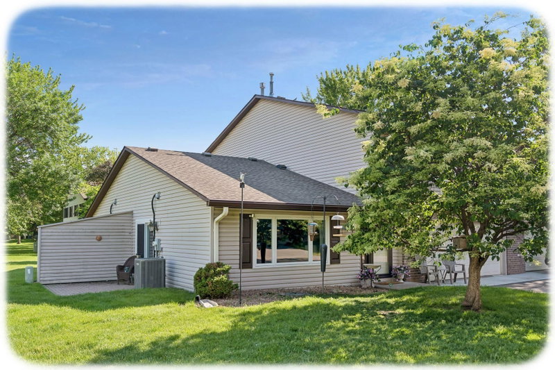 9558 Kingsview Lane N - Photo 17