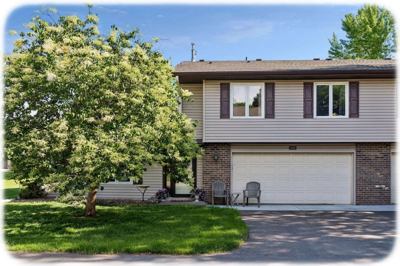 9558 Kingsview Lane N - Photo 18