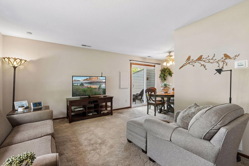 9558 Kingsview Lane N - Photo 4