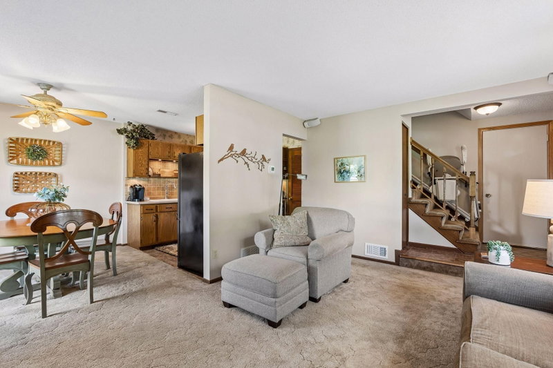 9558 Kingsview Lane N - Photo 5