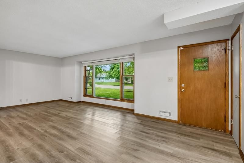 7520 Thomas Avenue S - Photo 5