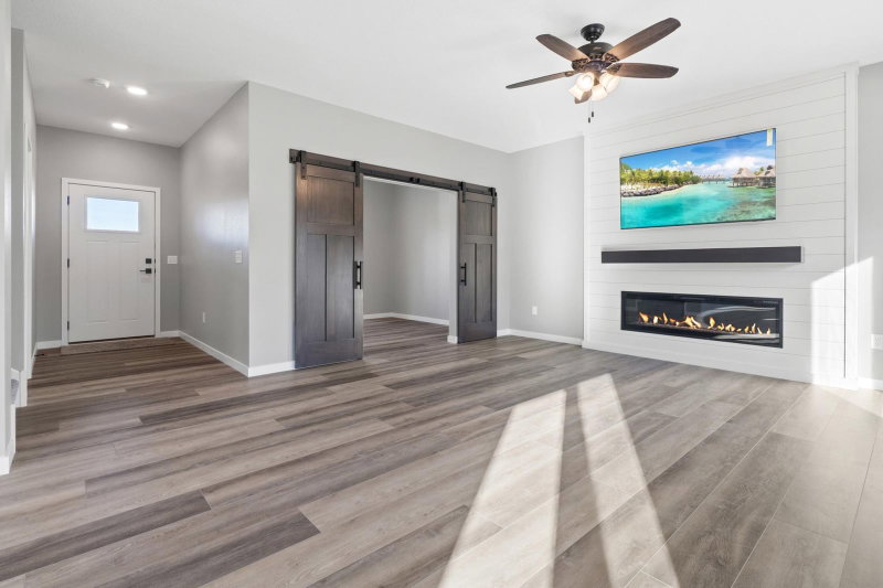 2125 13th Street NW - Photo 6