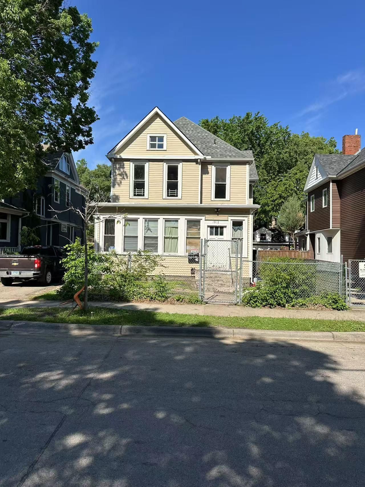 1912 Columbus Avenue