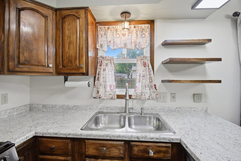 360 Allan Avenue - Photo 11