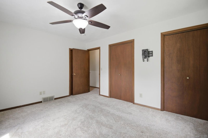 360 Allan Avenue - Photo 15