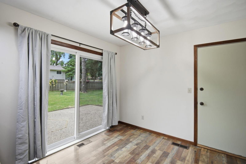 360 Allan Avenue - Photo 7
