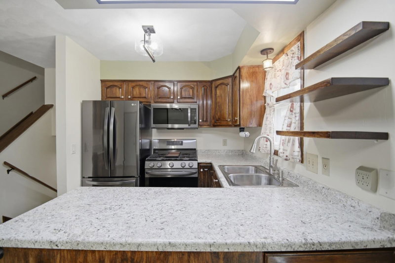 360 Allan Avenue - Photo 9