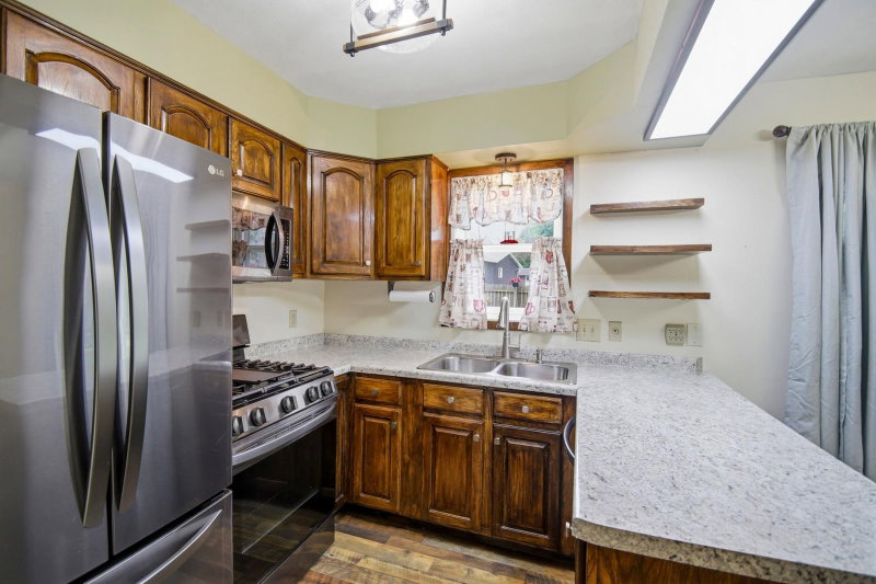 360 Allan Avenue - Photo 10