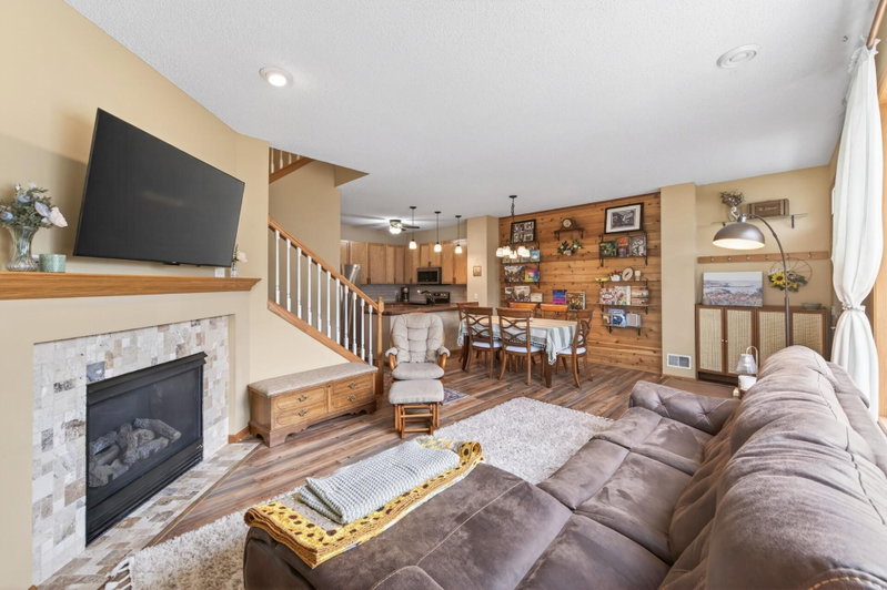 7606 11th Street N - Photo 5