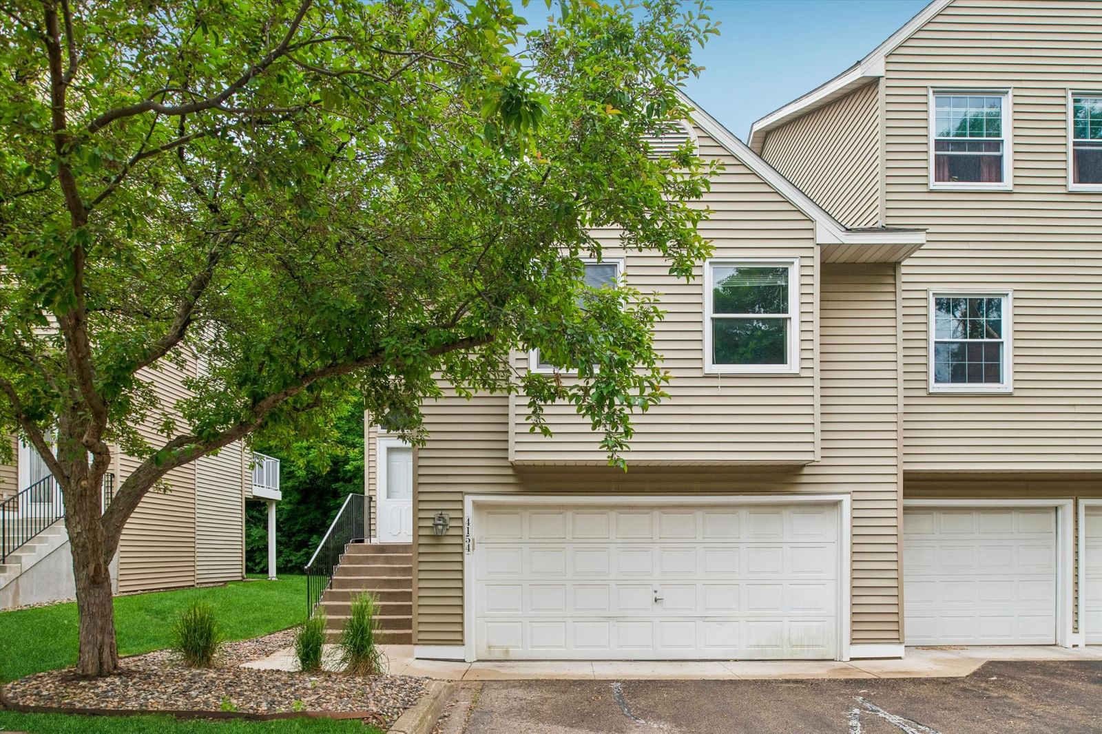 4154 Meadowlark Way