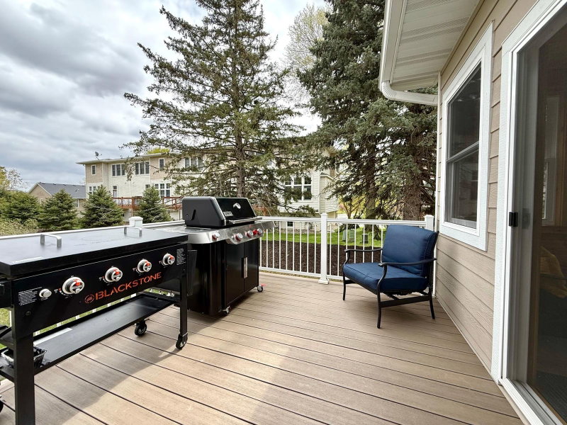 704 Maple Place - Photo 9