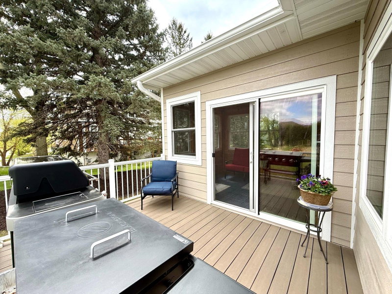 704 Maple Place - Photo 10