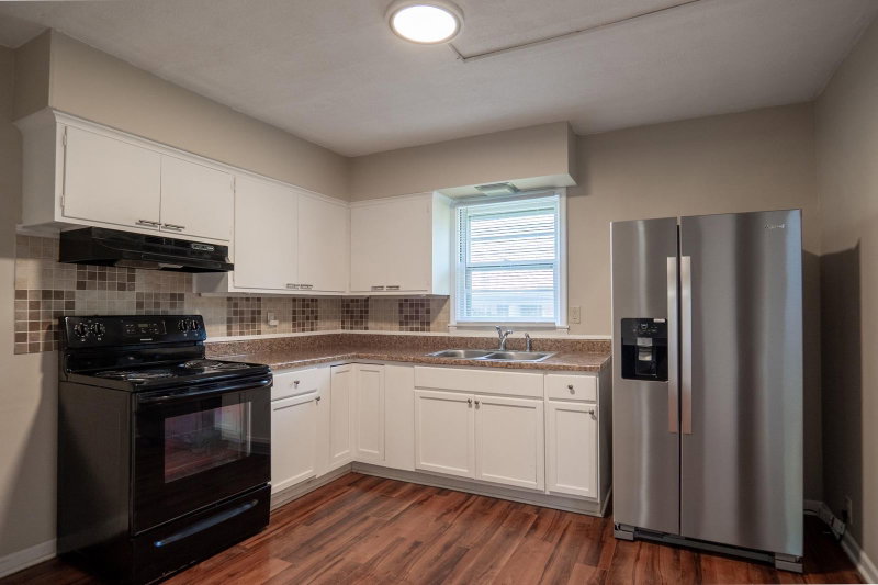 608 7th Avenue S - Photo 2