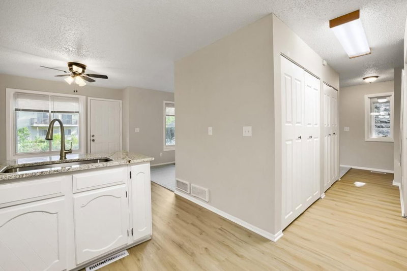 5918 Cahill Avenue - Photo 11