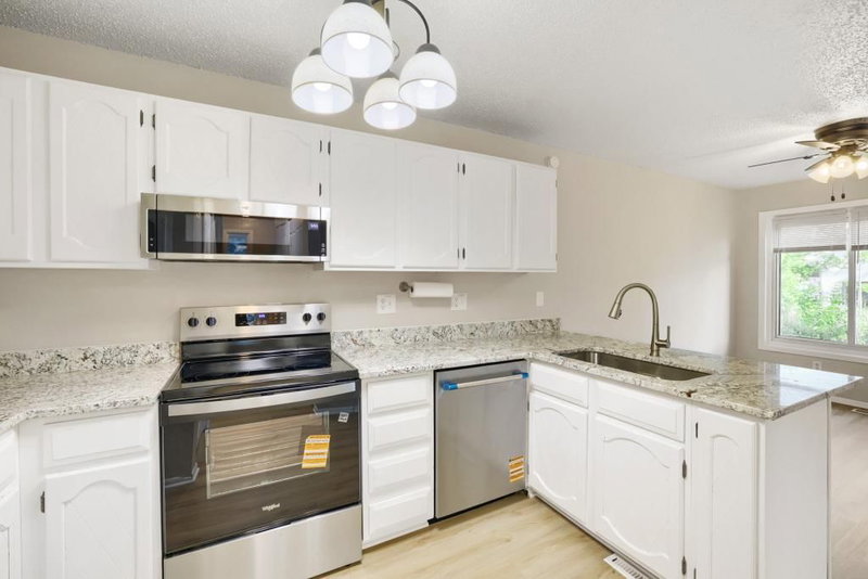 5918 Cahill Avenue - Photo 9