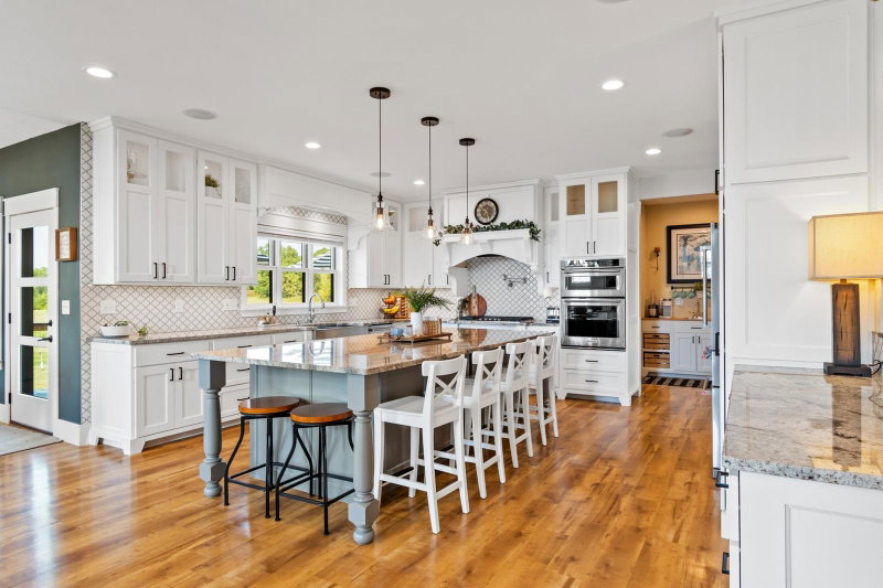 606 Venture Lane NE - Photo 2